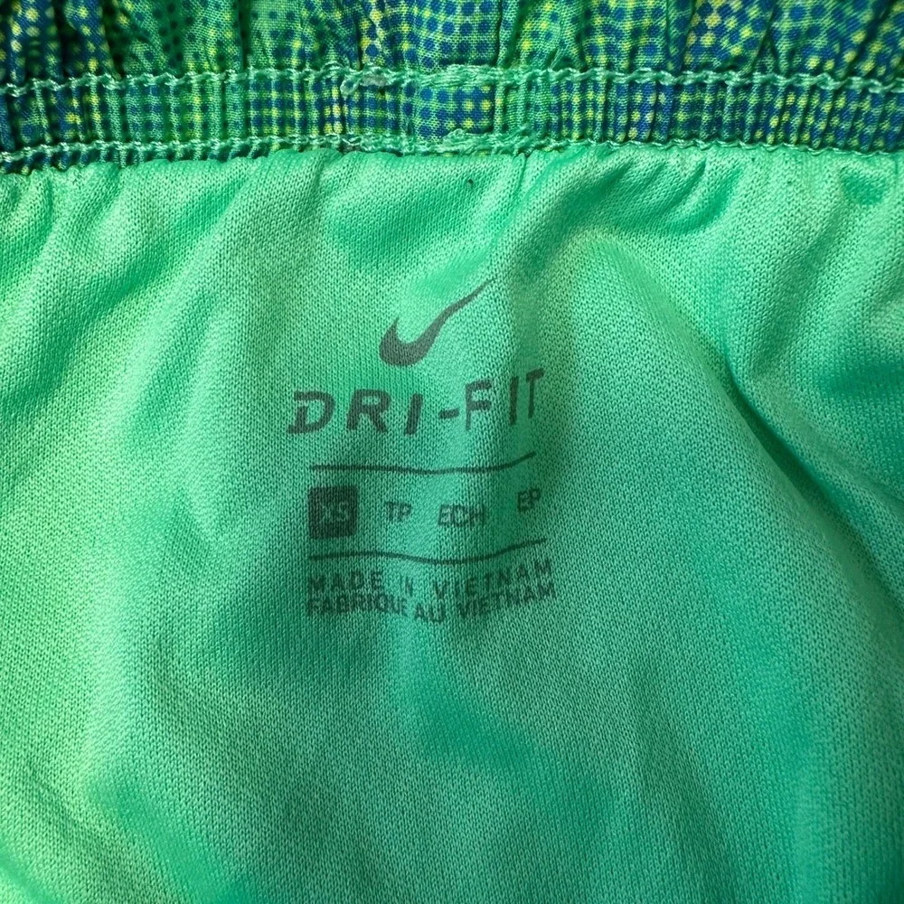 Nike Athletic Shorts Womens XS Green Yellow Abstract Dri-Fit Running Mesh Liner